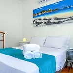 Hr.113 - Apartamento Recentemente Reformado Com 2 Dormitorios Para Alugar No Posto 10 De Ipanema