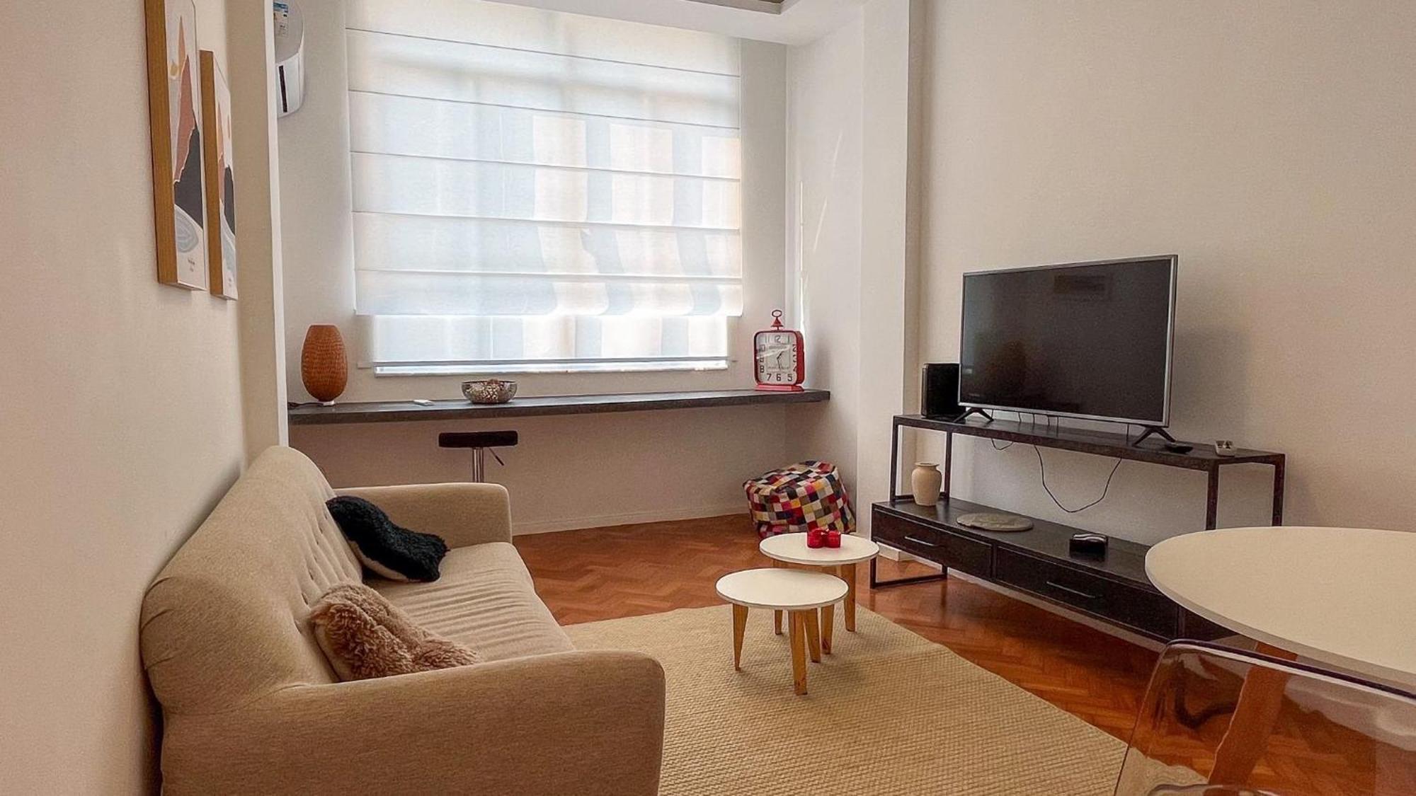 Hr.113 - Recentemente Reformado Com 2 Alugar No Posto 10 De Ipanema Apartemen *